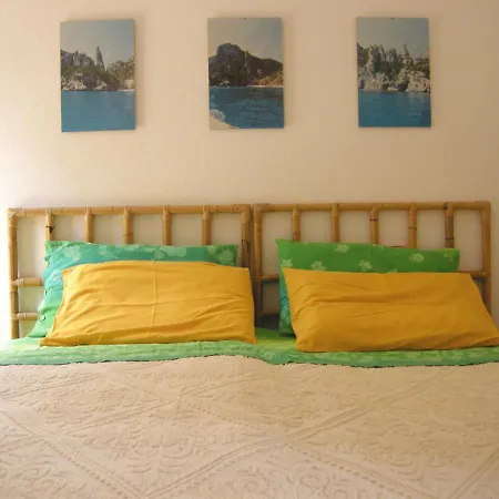 Via Dei Gerani Bed & Breakfast Sìnnai