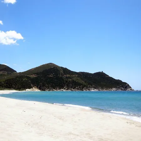 فندق مبيت وإفطار Via Dei Gerani Sìnnai